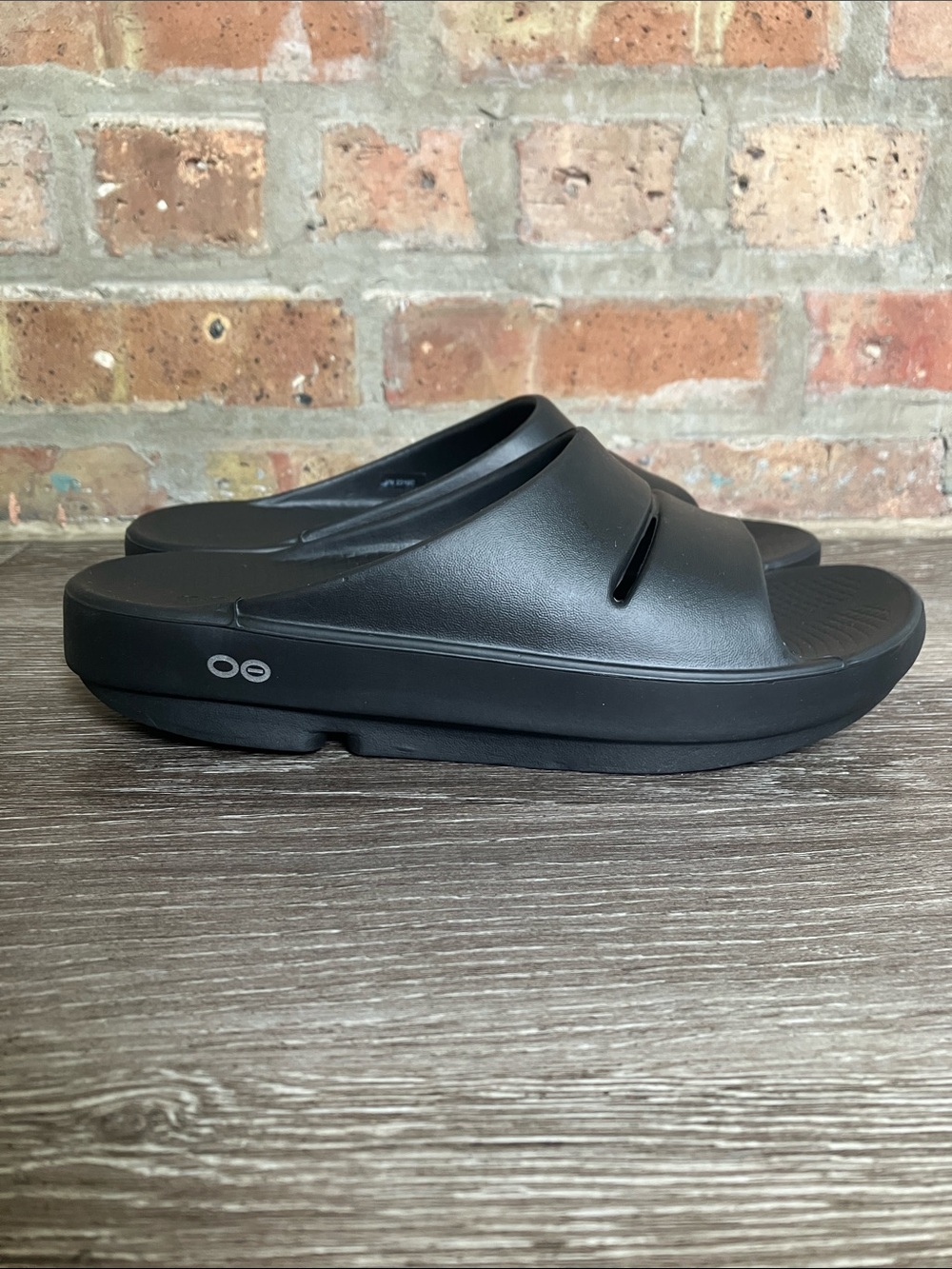 OOFOS OOahh recovery slide sandals